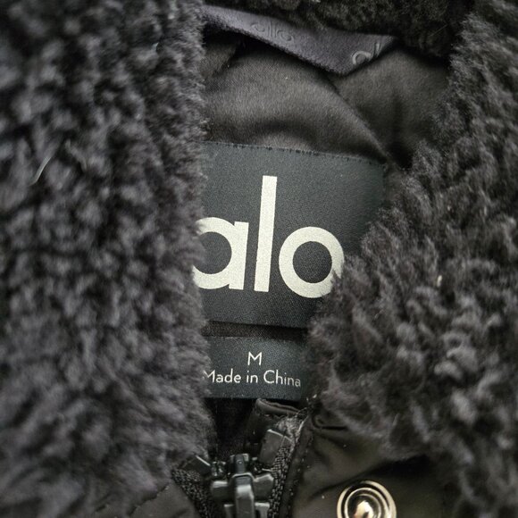 Alo Yoga Blaze Bomber in Black sz MEDIUM - Picture 3 of 8